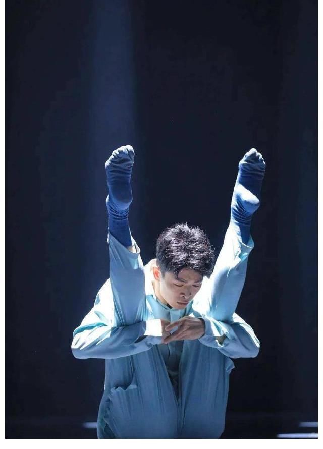 舞蹈風(fēng)暴里的寶藏男舞者