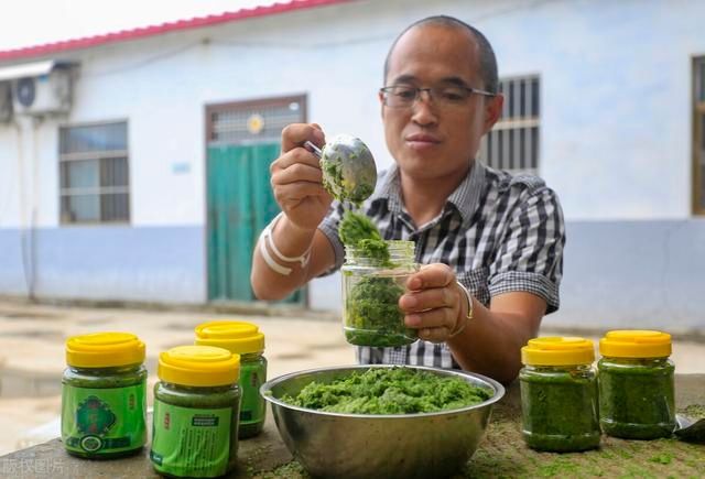 韭菜花|腌韭花酱时，别只知道放盐，多放一点它，味道香不变色，久放不坏