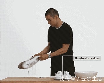 雪地靴|今天才知道，鞋子后面的“小尾巴”，还有这作用，后悔知道晚了