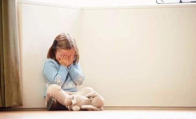 母姓|“后悔让女儿跟我姓”,二胎宝妈发朋友圈哭诉,原因引过来人共鸣