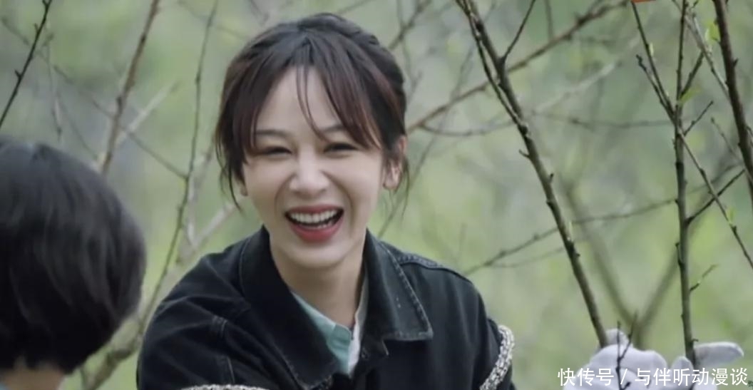 辟谣|《向往5》收视反超《奔跑5》张艺兴杨紫在线辟谣,全员素颜泡脚