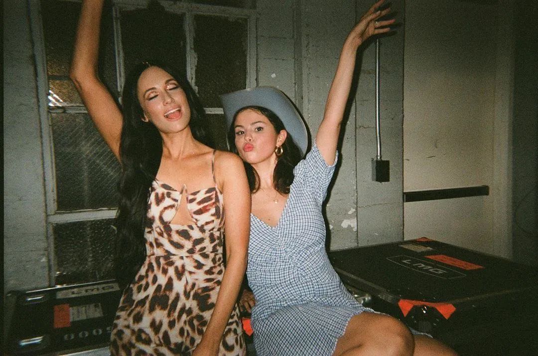 丰满|胸大腰粗上身丰满，怎么穿最显瘦？