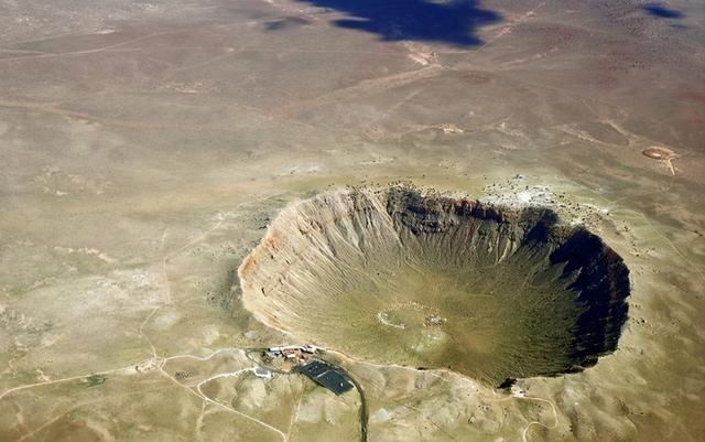 月球 为什么陨石坑里都没有陨石?都被谁拿走了?