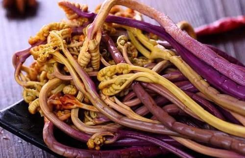 植物|医生提醒:平时比较常见的这5类野菜,尽量少吃,别再当成宝