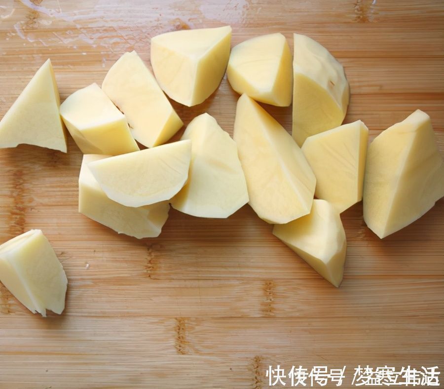 香菇|上了年纪之后,建议女性多吃这菜,营养不比牛奶差,常吃身体棒