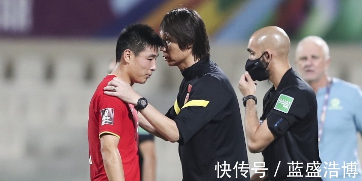 李霄鵬|0-3到1-1引發(fā)巨變！國(guó)足新陣容浮現(xiàn)2新星將上位，6歸化只剩1人！