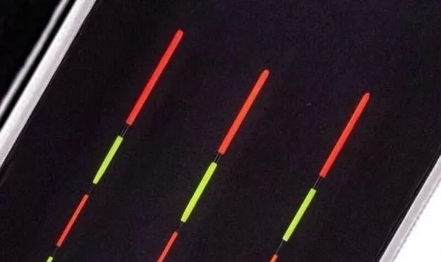 冬季钓鲫鱼,选择这样的浮漂最好用,只要出现动作就能提竿中鱼!