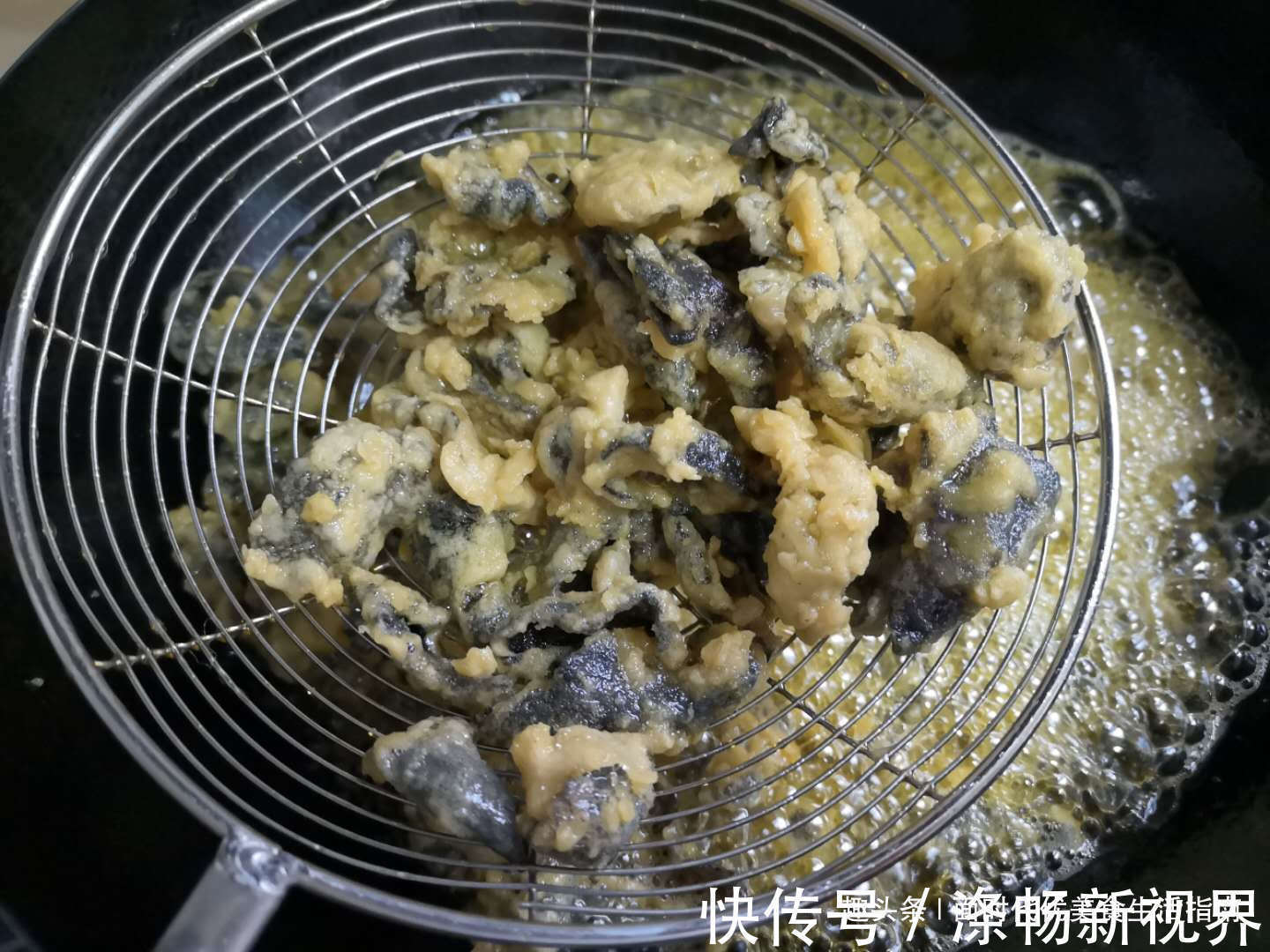面糊|木耳新吃法，3分钟就出锅，咸香酥脆，比肉还好吃，饭店都吃不到