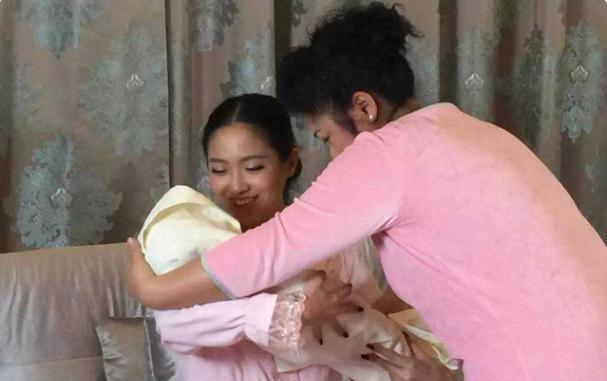 产妇|“让亲妈伺候月子,我后悔一辈子”,95后宝妈的哭诉让人深思