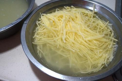 小孩|不管什么时候,土豆不能和它一起吃,好吃也不行,老人小孩要注意