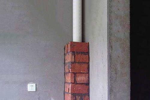 红砖|一旦工人这样给你包水管,一分钱都不要付,赶紧让他拆了重装!