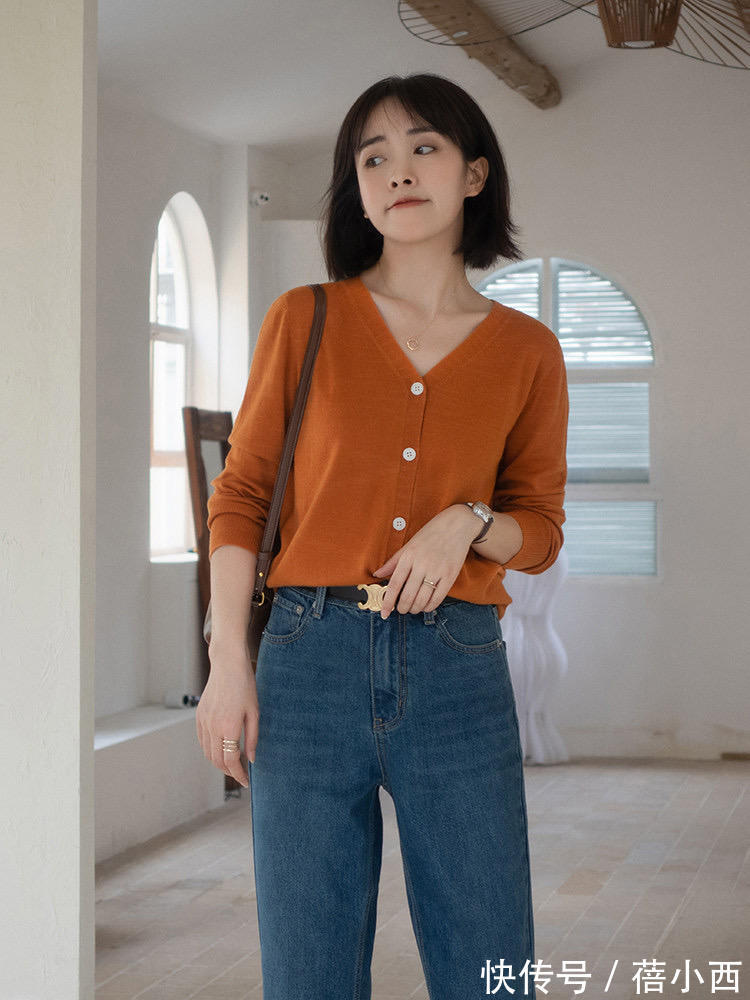v领|这才是40岁女人衣橱该有的秋季单品,百搭不老气,让你穿出好气质