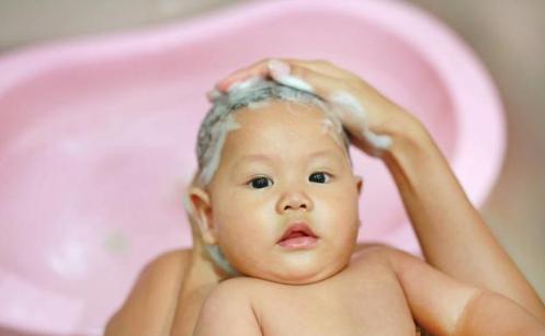 宝宝|什么时候为孩子剃胎毛最好最佳时间并非满月,家长可别再弄错了
