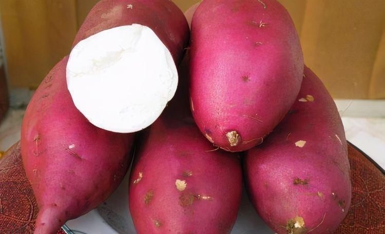 女性不想成黃臉婆，推薦常吃3種食物，去除皺紋，好處多多！