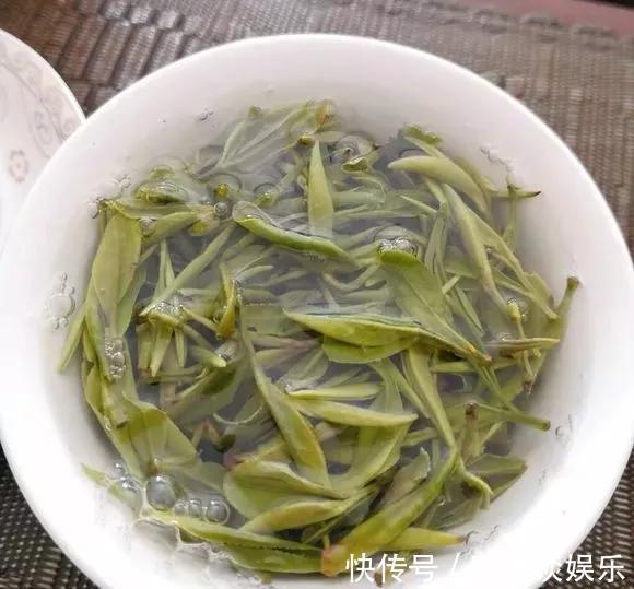 茶叶水、淘米水,多做1步浇花,肥效超高,养花特好