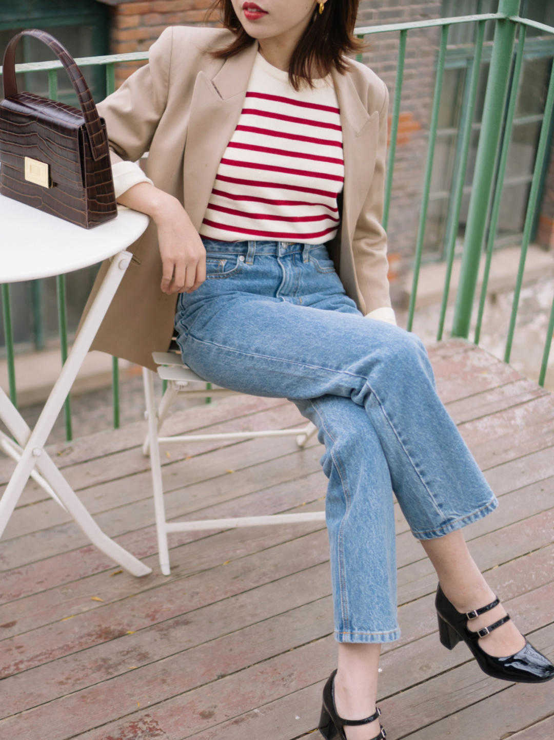 直筒|牛仔裤的n个搭配方法,显气质还减龄,高级时髦