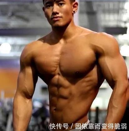 训练|做俯卧撑练胸与用杠铃卧推练胸相比,这3点告诉你肌肉差距有多大