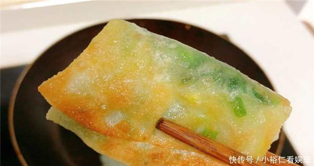 想吃韭菜盒子不用买,学会这个做法,个个皮薄馅大不出汤,真香