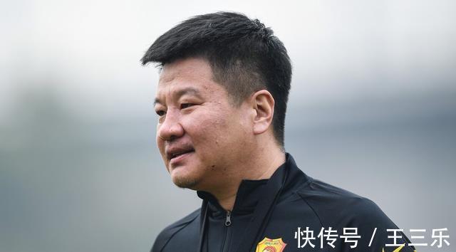 武汉队|前鲁能金靴退役后迎来质变,如今成中超名帅,表现赢得认可