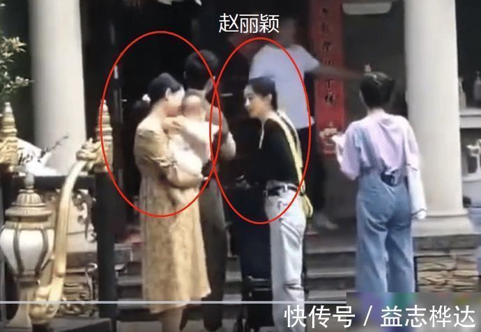 赵丽颖录节目却遇到小baby，看清她下意识动作，当妈的都懂