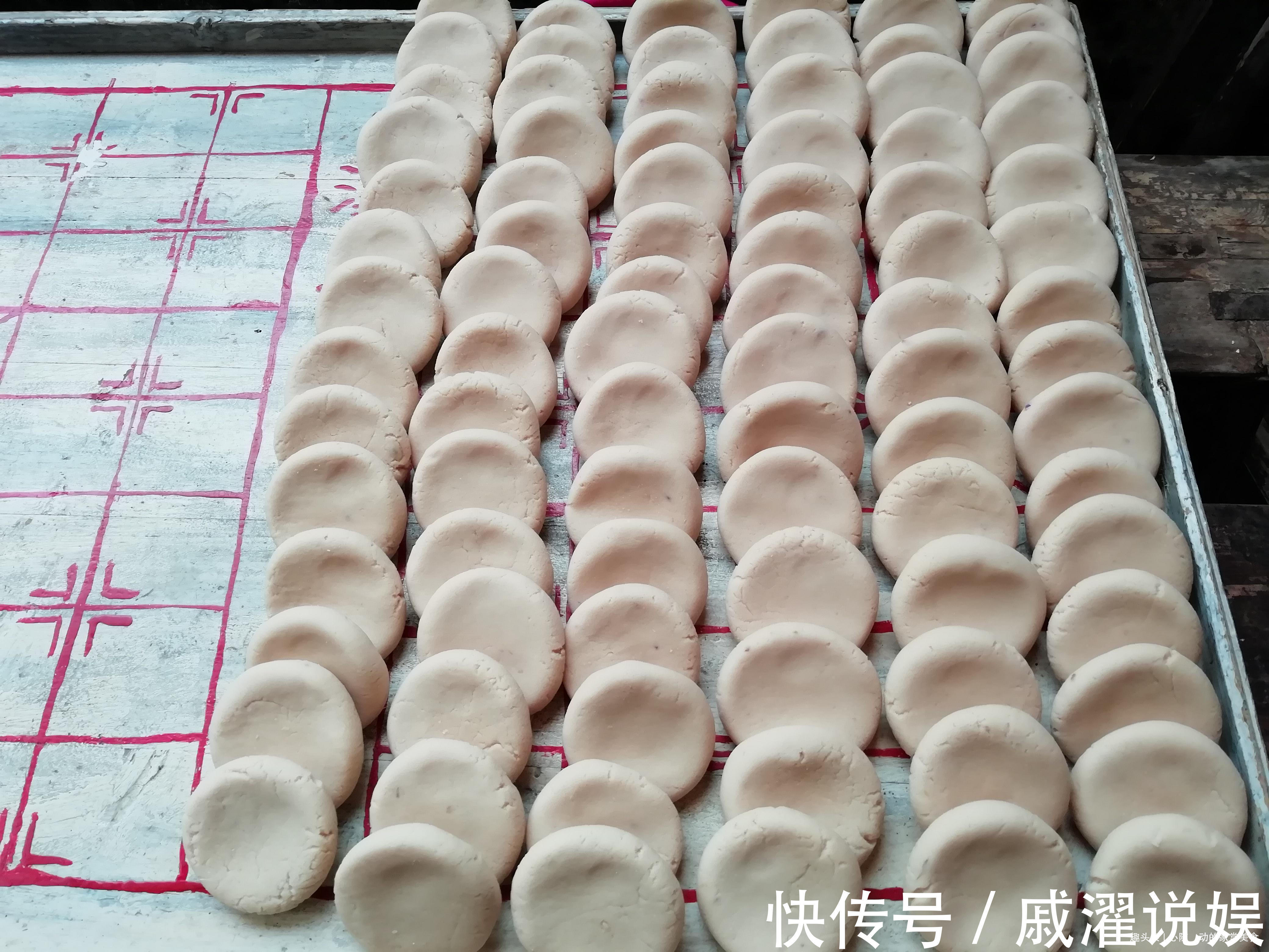 宅家不出门，婆婆做了一大盘小点心，一周的早餐不用发愁，吃嗨了