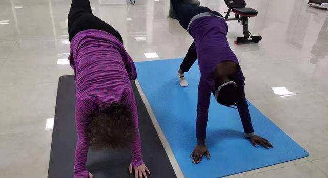 大学期间|大学生“晒被子”方式火了,花样百出创意不断,让人看了忍俊不禁