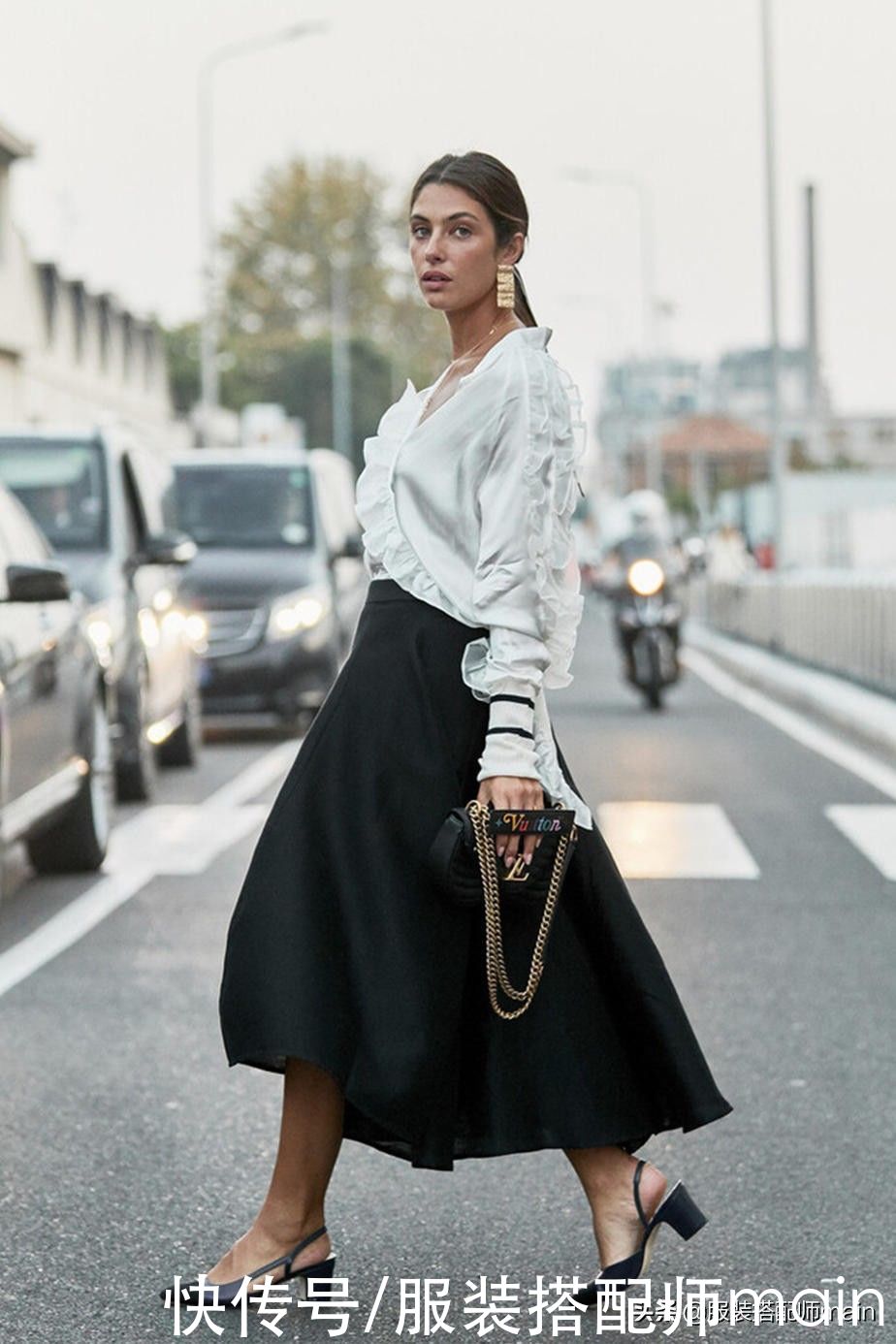 胯宽腿粗的女孩，试试这条“伞裙”，遮肉显瘦两不误