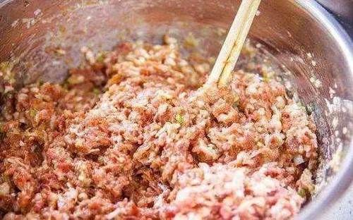  调肉馅|调饺子馅时，学会这些技巧，不管包什么馅都适用