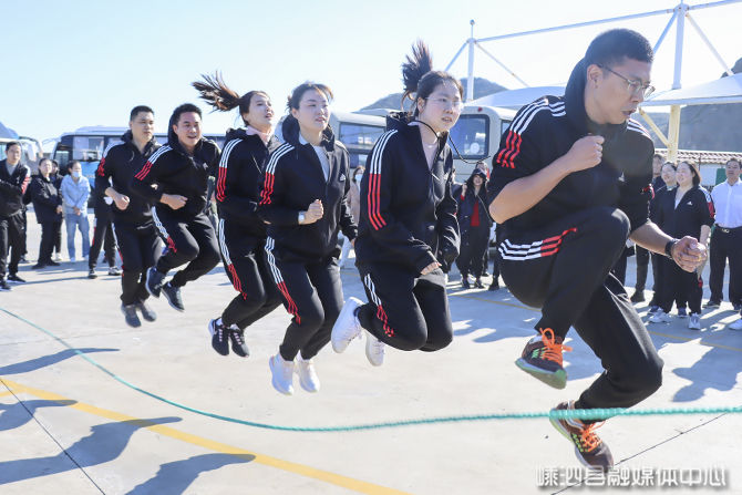 轮胎|县交通投资有限公司举办第一届职工运动会