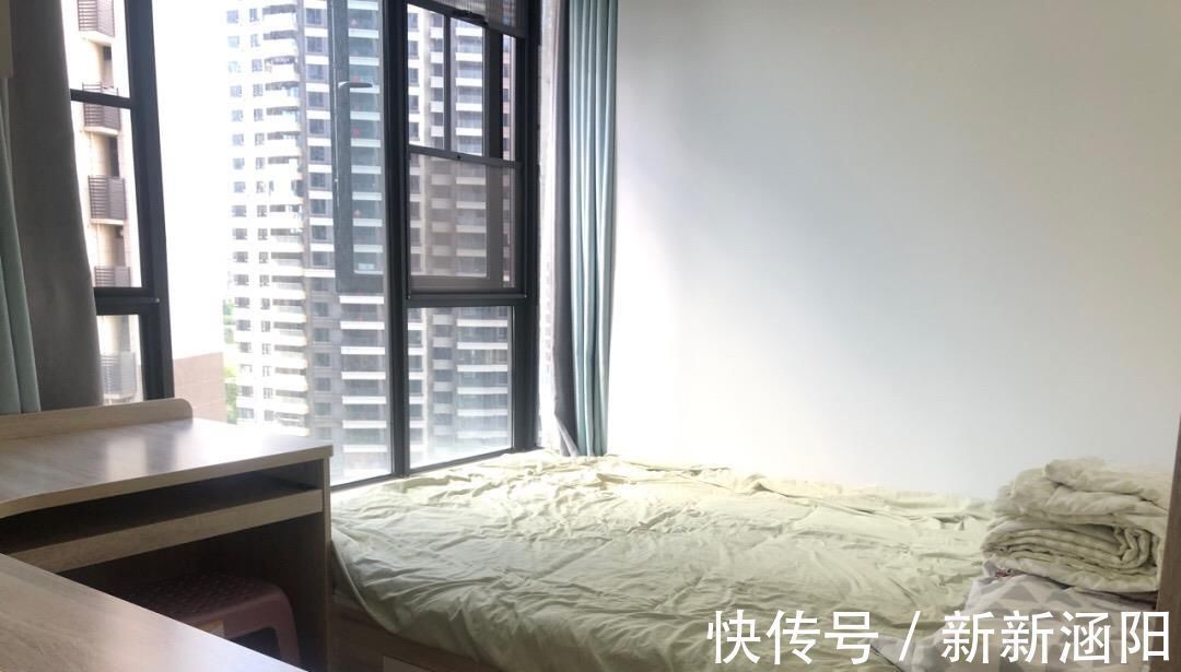 电视柜|她家小三新房,全屋简洁又舒适,电视墙“留白”,以后照着装