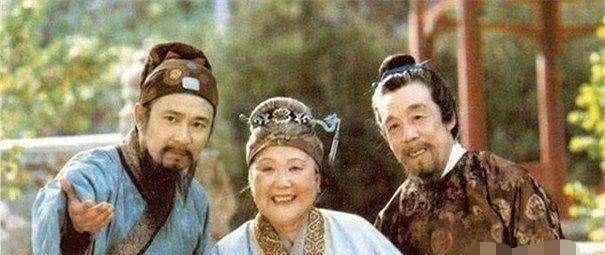 宝玉@王熙凤宝玉被魔魇所镇都要准备棺材了,贾政都说不要救,贾赦为什么不依?