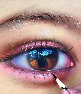 白纸|美术生白纸上面画眼睛,刚想吐槽就被打脸,网友:免费录取了吧!