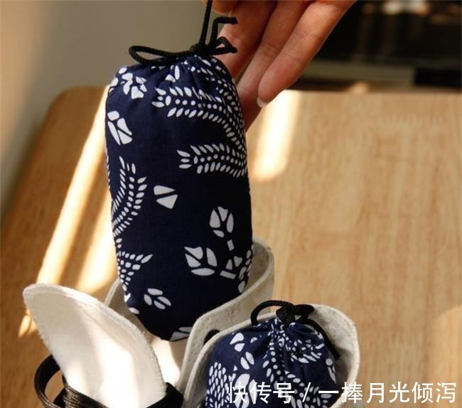 鞋子 鞋子太臭怎么快速去除 教你3个去鞋臭的方法, 轻松去除鞋子臭味!