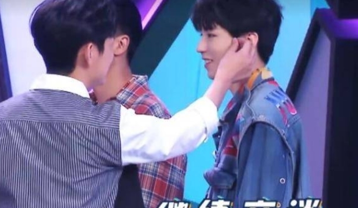 回应 《快本》遭质疑看人下菜碟,谁红谁上,导演回应:时代不同了