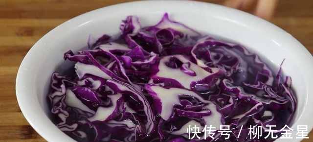 青椒|饭店凉拌紫甘蓝为什么那么好吃大厨教你，简单实用，比吃肉香！