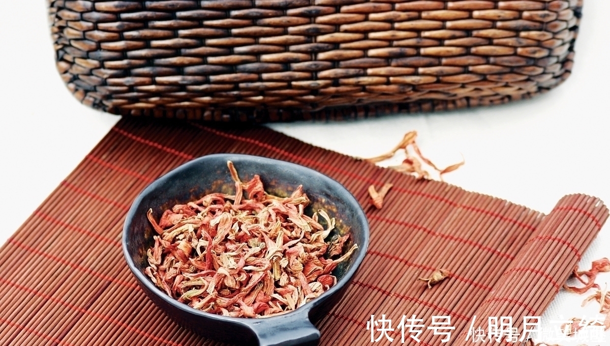 百合|红色信号！女人若有5个异常，或在暗示你：雌激素快要“枯竭”了