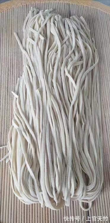 为什么农村老人一般都是自己动手做面条?这样做是为了节省开支吗?