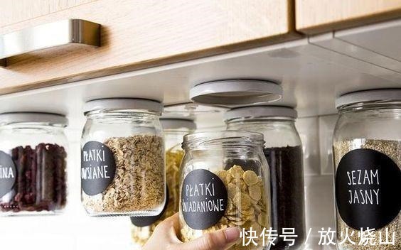 小调料|他将厨房每一寸用到了极致,吊柜下巴掌大的地,也能腾出6种用法