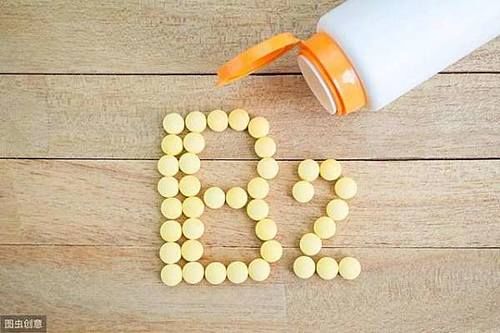 怎样正确服用维生素B2、B12、C和叶酸?听听药师怎么说