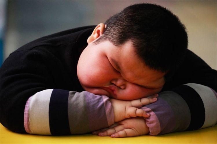 孩子|父母的这些“认知误区”、不重视，让50%中国儿童没长到遗传身高