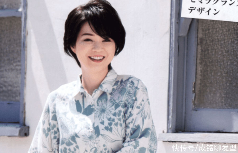 脸型 45岁的女人，直发和卷发哪种更显年轻？这六款发型时尚减龄又高级