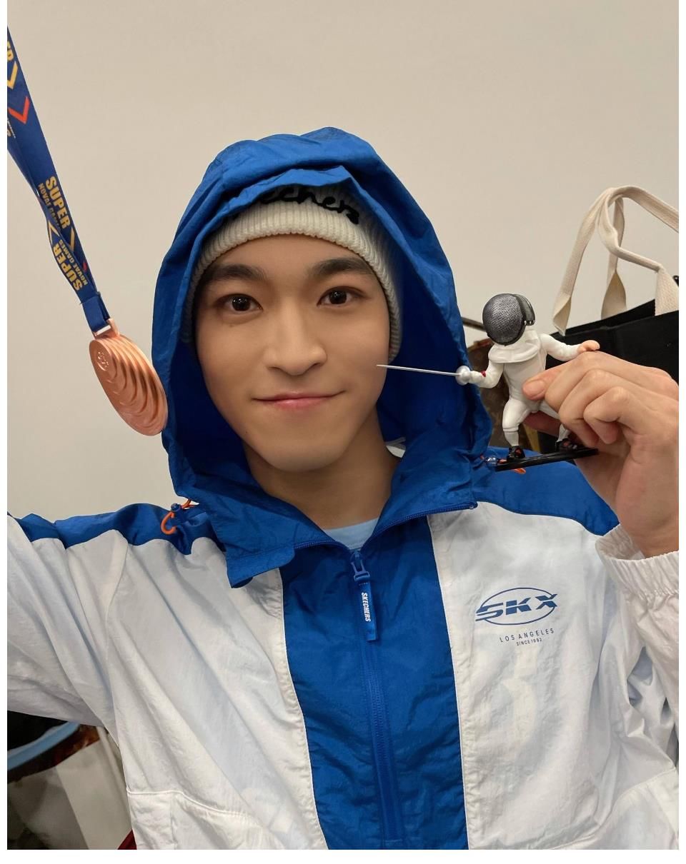 丨 黄子韬刚刚晒出的怼脸四连拍……