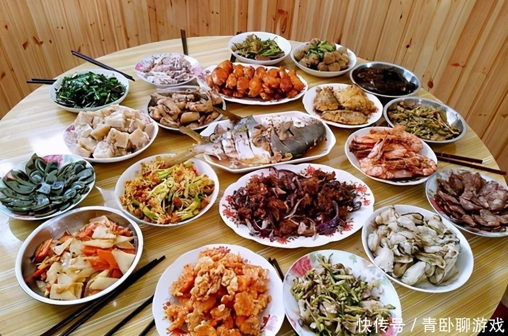 开学前准备的最后一顿大餐，妈妈准备了8道菜，儿子终于不想了