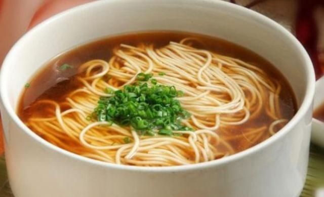 阳春面|教你做地道的阳春面,清香可口,汤浓,制作简单,营养可口