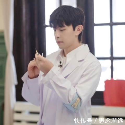 邓伦|《密逃》民国医院真的来了!何炅二度加盟成杀手锏,粉丝却很担心