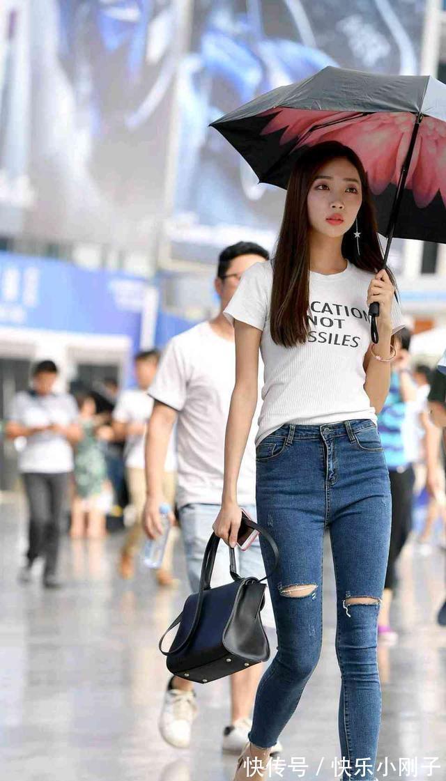 装扮 穿上在任何场合都有面子的打底裤装扮,搭配出曼妙身姿,太惊艳了