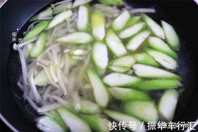 白玉菇|夏季喝汤,这3种食材是绝配,清热解暑营养丰富,我家常做