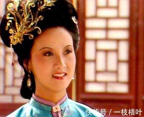 邢岫烟#心狠手辣王熙凤,无亲无故却给了这三个人柔软,人性本复杂