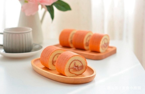 教你制作原味戚风蛋糕卷不裂不粘方法,步骤详细,保证你一学就会