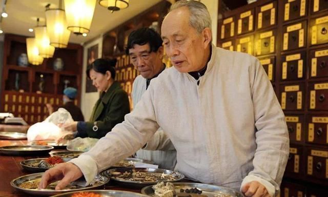 中医|中医:它是黄芪的“铁搭档”,坚持泡水喝一周,“肝”会感激你